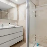 3bedr Ap - 1min Walk To The - Park Elviria - Appartamento *