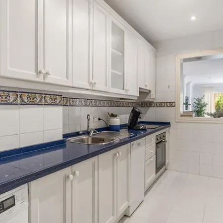 3bedr Ap - 1min Walk To The - Park Elviria - *