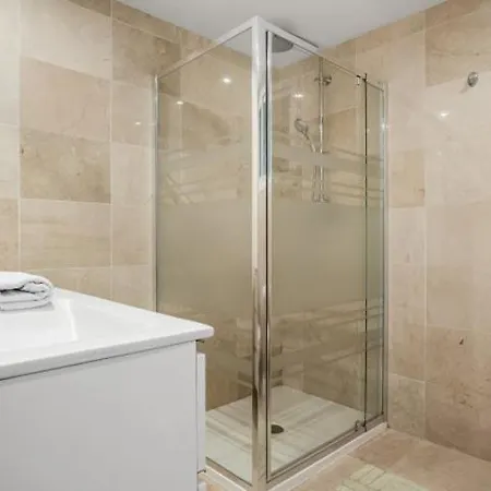 Apartamento 3bedr Ap - 1min Walk To The - Park Elviria - Marbella