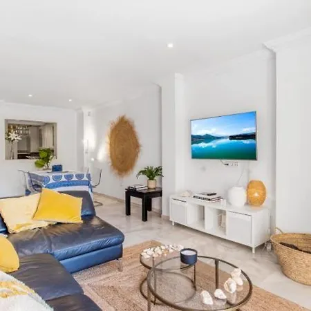 3bedr Ap - 1min Walk To The - Park Elviria - Apartamento Marbella