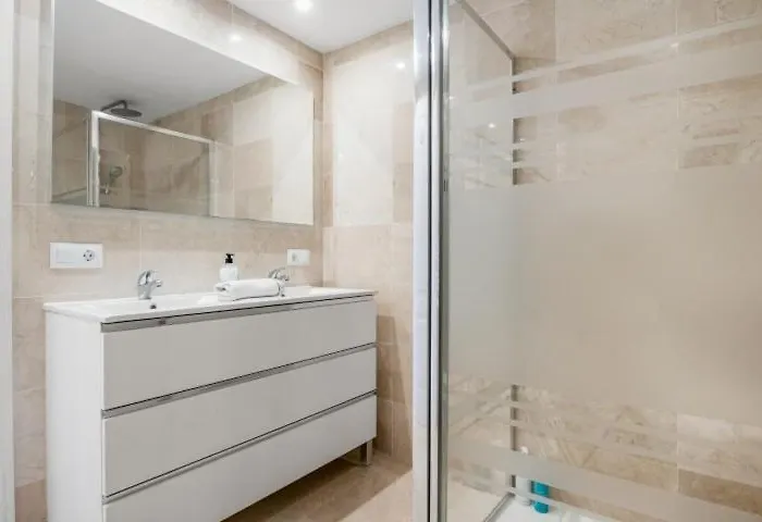 3bedr Ap - 1min Walk To The - Park Elviria - Apartament *