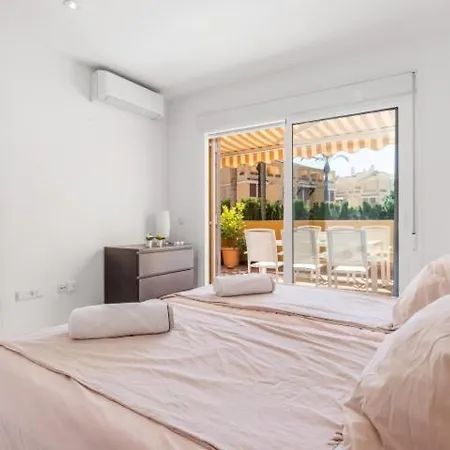 3bedr Ap - 1min Walk To The - Park Elviria - Apartment