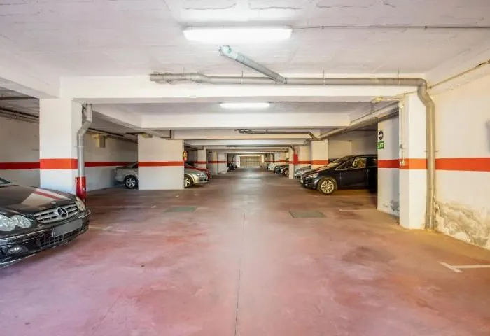 דירה 3bedr Ap - 1min Walk To The - Park Elviria - *